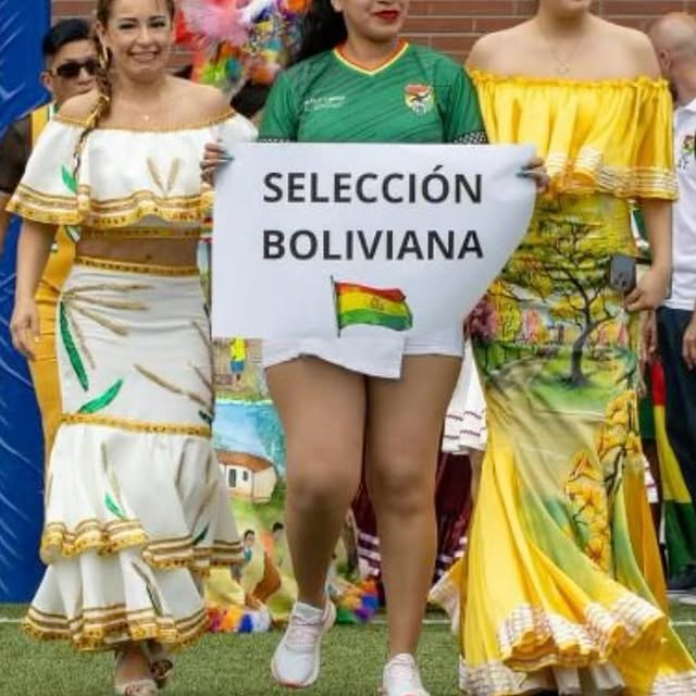 Desfile cultural boliviano